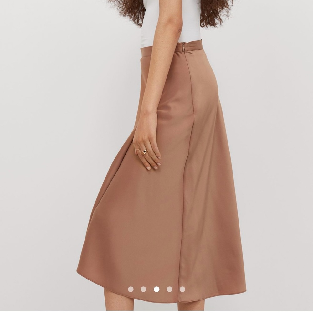 Brand new calf-length Satin skirt H&M